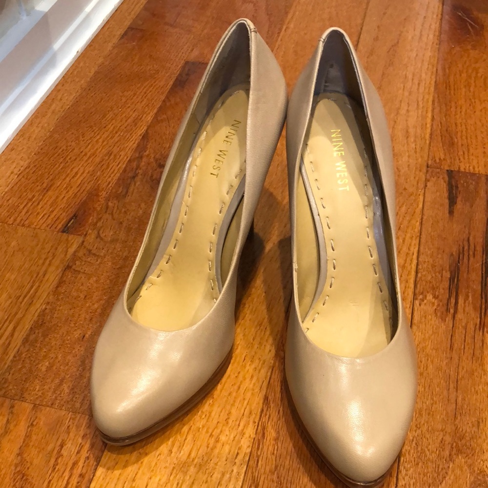 Taupe Size 7-1/2 Nine West 4” heels
